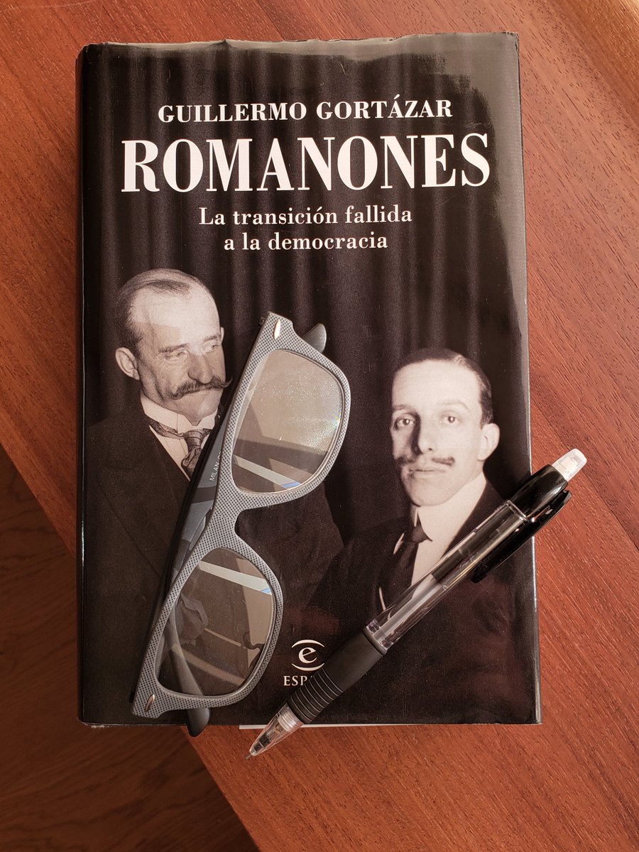 ricardogub's tweet photo. Ayer un grupo de amigos tuvimos la oportunidad de compartir, en una cena, impresiones y vivencias sobre política e historia con @guigortazar.
Gracias Guillermo por tan agradable encuentro y por tu dedicatoria.
Un libro #Romanones que merece la pena. https://t.co/tXU3LQ90oc