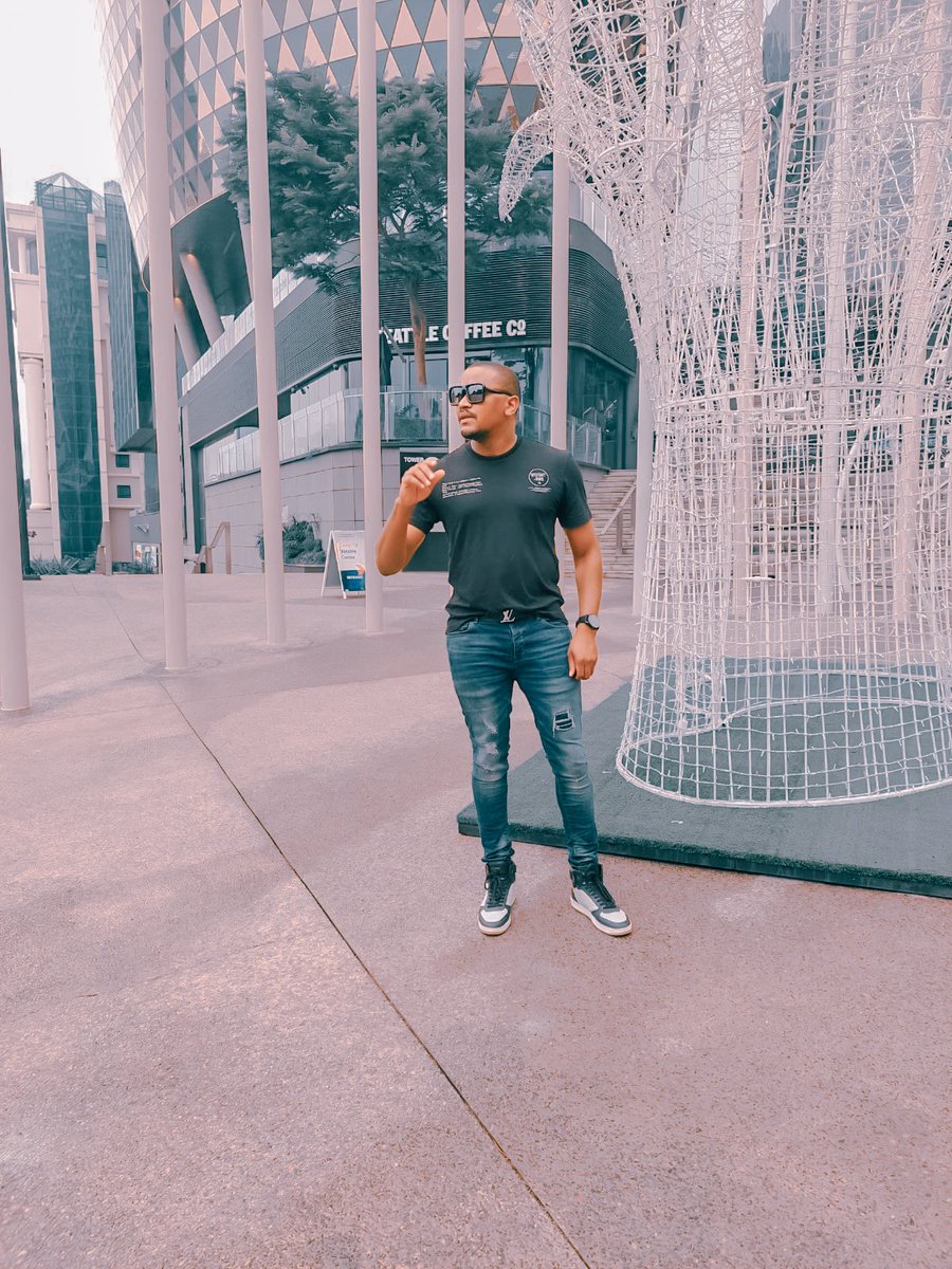 _drphilrsa's tweet photo. Out and about🤟 https://t.co/ZhopKRry7Y