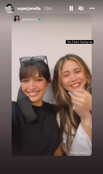 ShineJANELLA's tweet photo. #JANESQUARED REUNION❣️
@superjanella @itsJaneOineza
(Maybe this is at the rehearsals for #AnditoTayoParaSaIsatIsa) https://t.co/vlCHT9n86O