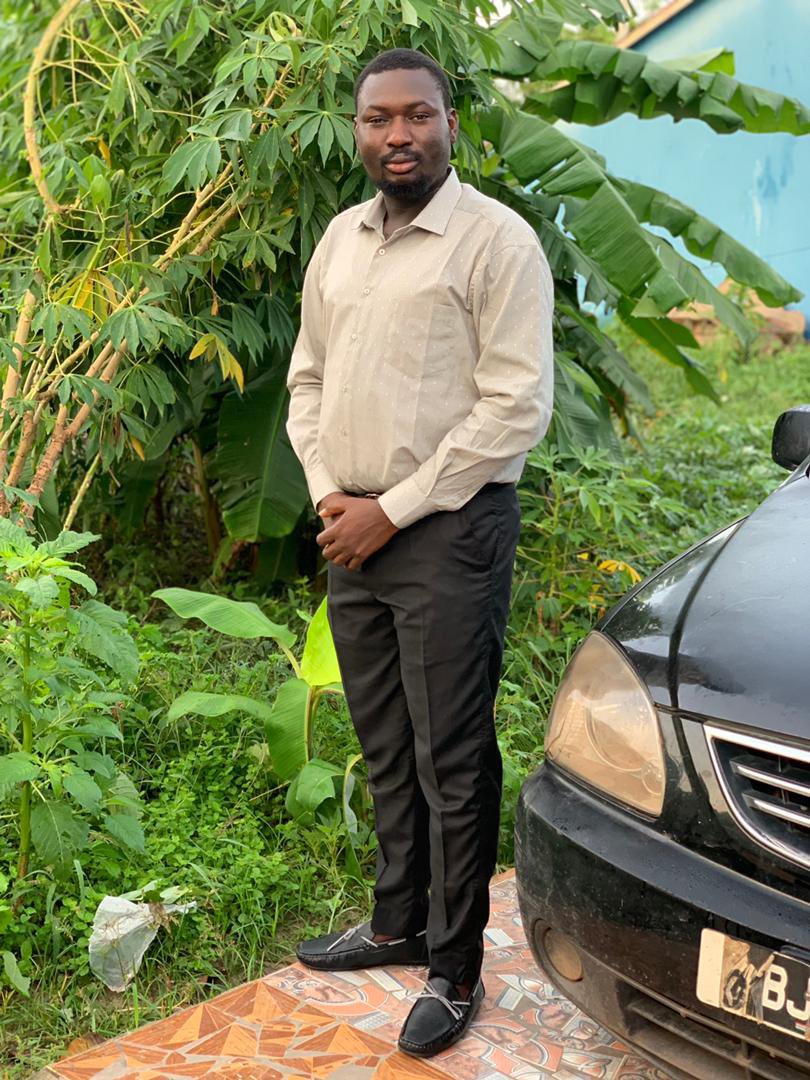 Husseincloset's tweet photo. Today we would like to wish a special happy birthday to someone who’s very special to this brand.  

He chose H-Closet to change his entire wardrobe for 2021. We would do it over again for you, you’ve supported this brand since we started. 

Happy birthday @Omar_malleh https://t.co/Urrh8R86F0