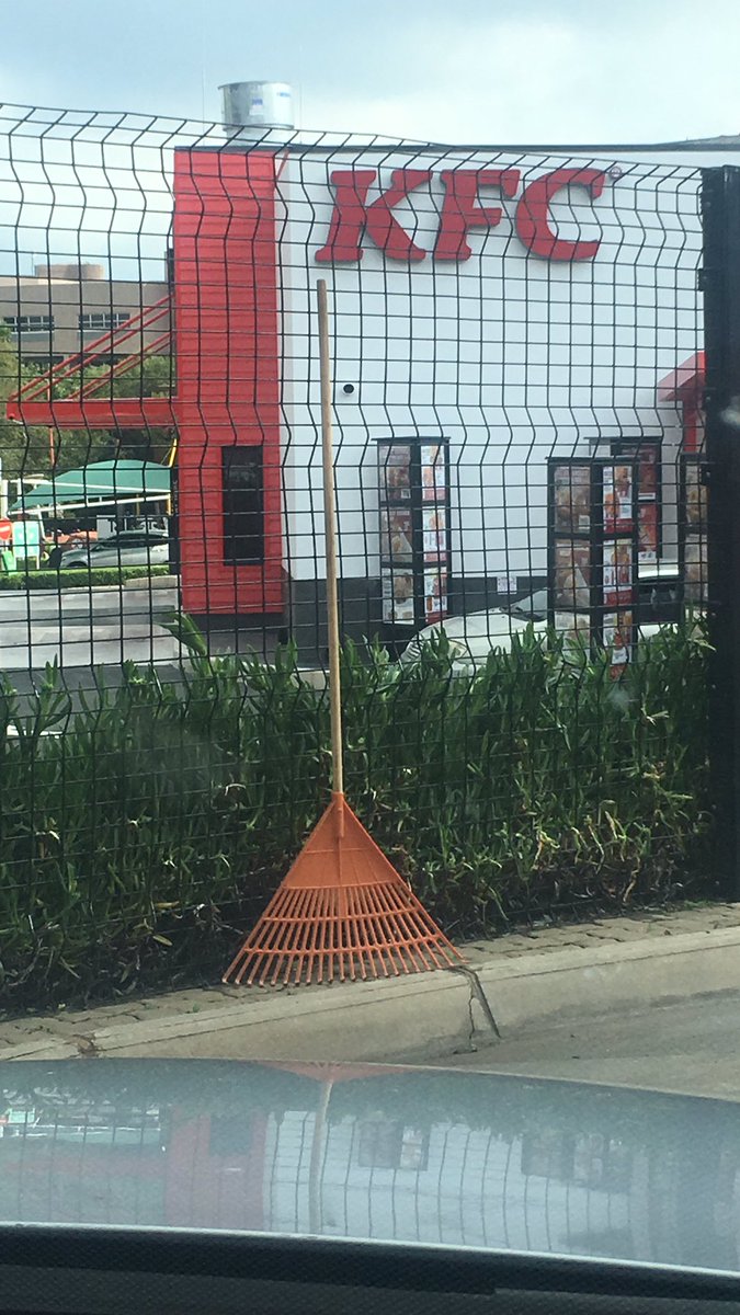 WonderSLR's tweet photo. @kfc  @KFCSA  your newly opened branch on empire road makes thee most horrible tasting milkshakes and Dunked wings .
I had to go to McDonald’s opposite [even took a pic from there] to make sure my taste buds are still okay because your food was very tasteless .
Not going back! https://t.co/x3AZgYVlJJ