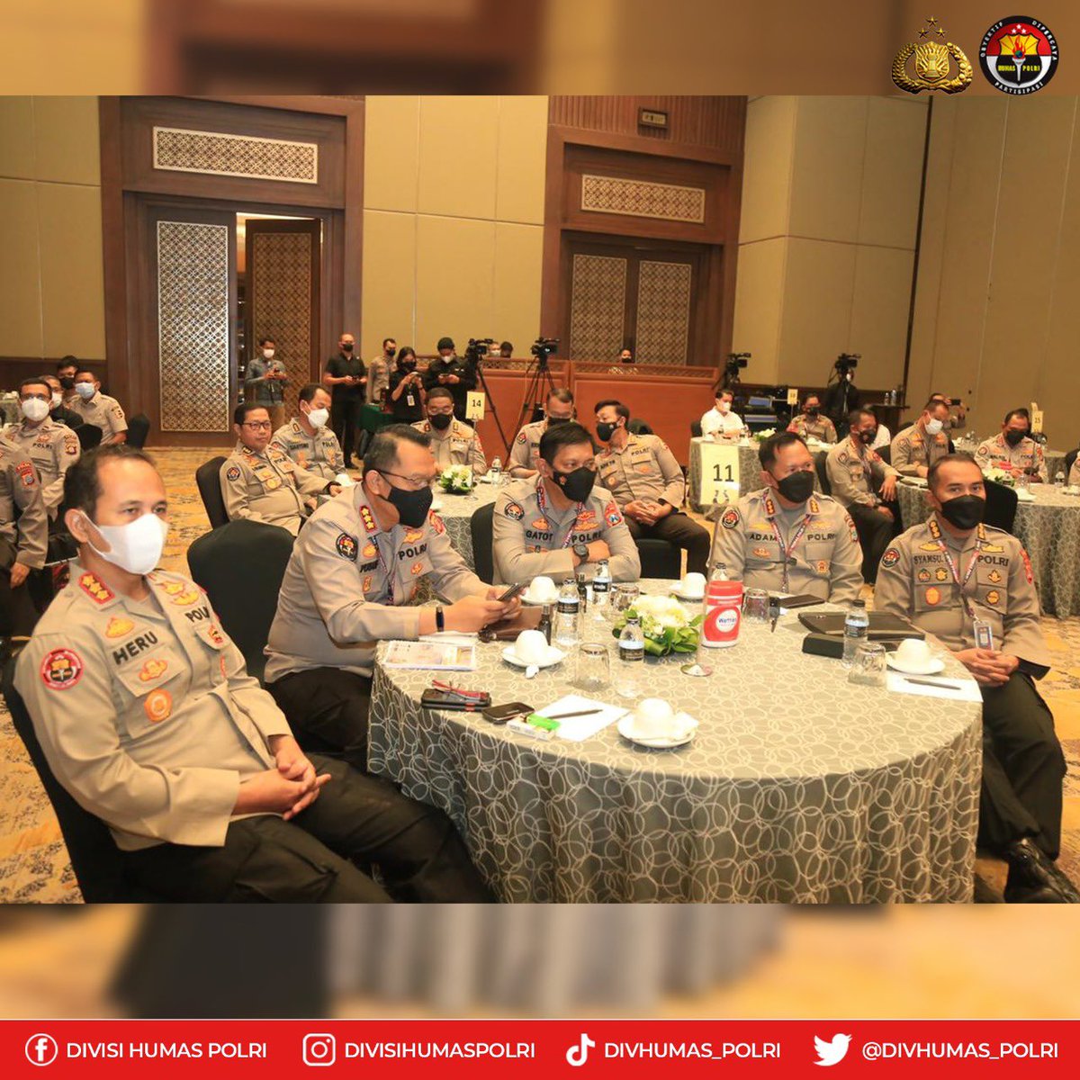 DivHumas_Polri's tweet photo. Anev Konsolidasi Humas Polri T.A. 2021 Resmi Digelar di Ibu Kota https://t.co/h0rH8GBDRq