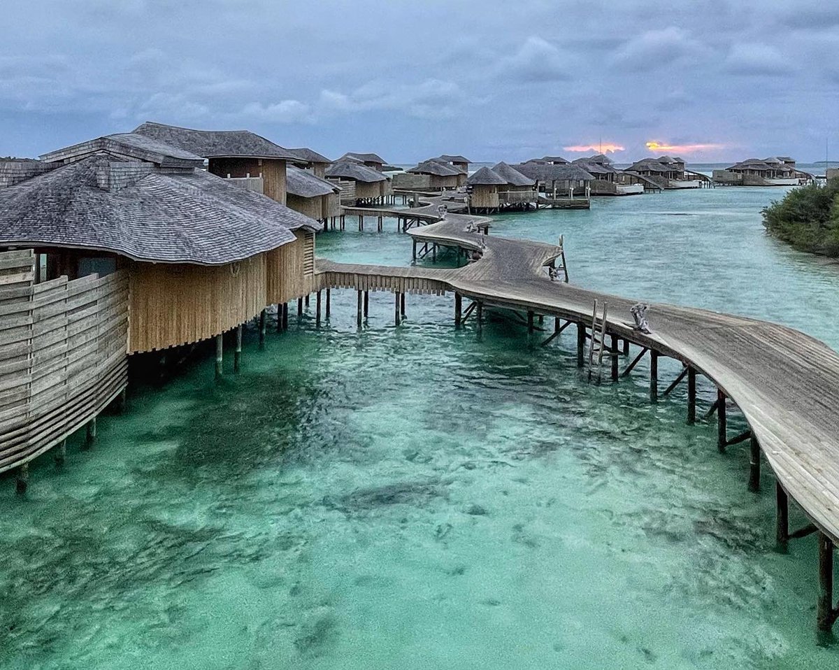 Factor_Fifty's tweet image. Haven’t worn shoes for two weeks and don’t ever want to again. Few days left of #360 #Filming in #sonevafushi and #sonevajani  #maldives #islandlife