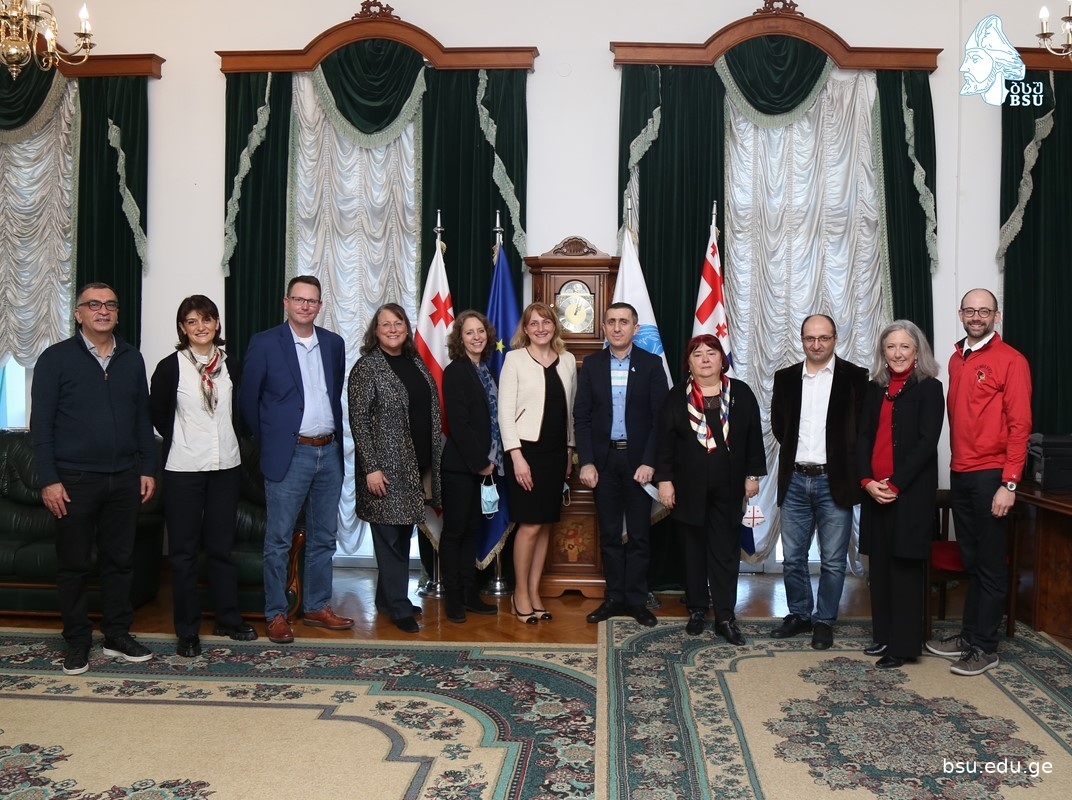 bsubatumi's tweet photo. Batumi Shota Rustaveli State University hosted American media experts and representatives of the US Embassy in Georgia within the framework of the US 
@usingeo Embassy’s Media Education Programme, implemented by the Organization WorldChicago from the American side.

#BSU
#USINGEO https://t.co/aVnhr7dExC
