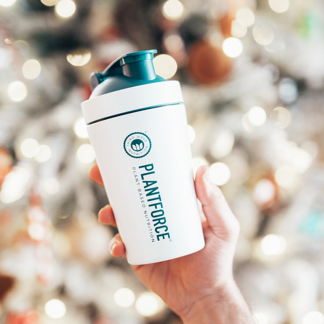 plentbased's tweet photo. Let's shake it up this Christmas 🎄
⁠
Whether you add a scoop of Protein, make a delicious smoothie or just add water, your stainless steel metal shaker is designed to always be by your side.⁠

#plentbased #plantforce #healthyholidays #healthydecember #plantforceshaker https://t.co/E4wPsLLYLn