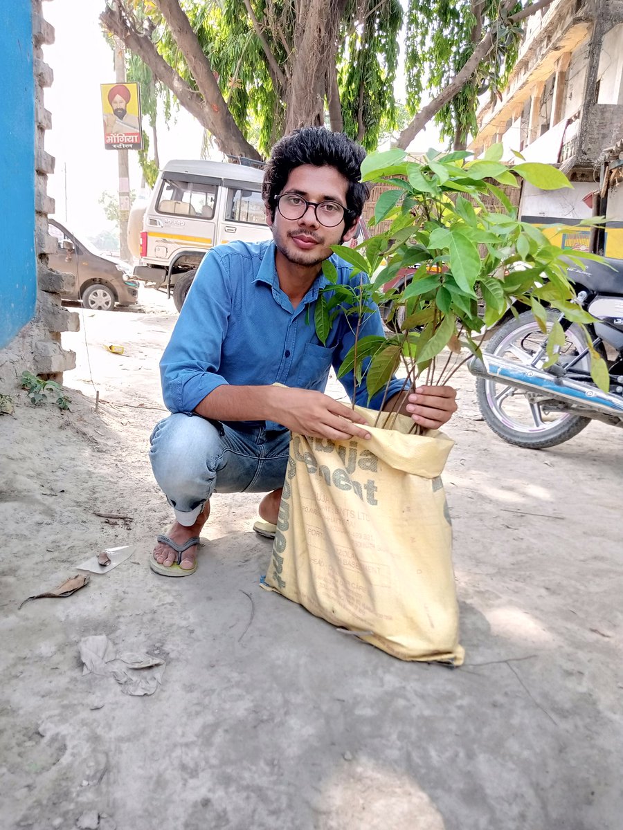 IplusTalks's tweet photo. Arif Ismail is celebrating #birthday by planting #trees.

#HappyBirthdayToYou
#SunoEarthKi

@LetMeBreathe_In @pragyavats @AaravSeth_ @KambojAnanya @GretaThunberg @FFFVirtual @ErikSolheim @stc_india @mitzijonelle  @Fridays4future @nicolejuneja @pluc_tv @SajidKalim1 @deespeak https://t.co/mD6OA2LFUe