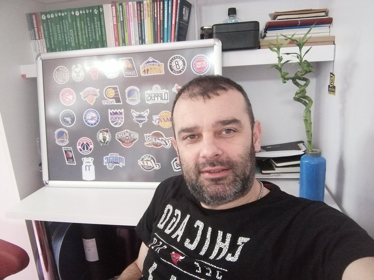 BestPeace67's tweet photo. Taraf tuttuğum için değil yakıştığını düşündüğüm için giydim. 
#Bullls https://t.co/tPsKsRQTN8