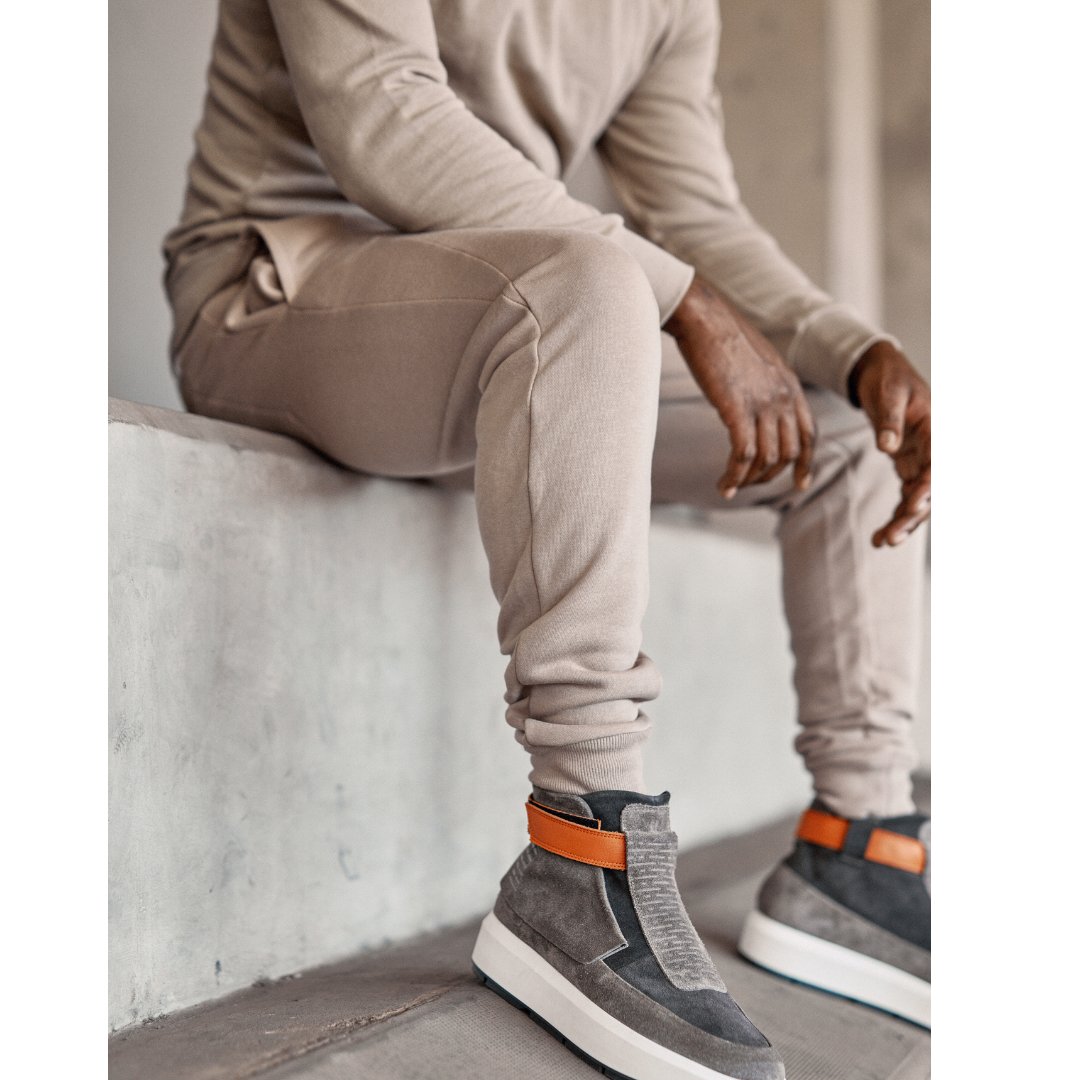 AfricanMinions's tweet photo. Echo the vibrant African sunset, and pay homage to the struggle heroes that were imprisoned with our Ancestral Sunset colourway from our Long Walks range of sneakers.  🟠⚪️
#InspiredByAfrica. 

Available exclusively from https://t.co/tuPKLvj0vn https://t.co/GeQS8qRyPn