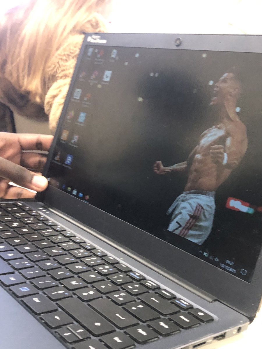 deii78_'s tweet photo. le fond d’écran de @SPADA78 le gros gay fan de crsex https://t.co/ino7oNyU0Q