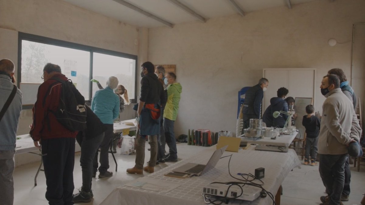 ceabcsic's tweet photo. Les activitats de #ciènciaciutadana del projecte @plastic0_pyr Switch ajuden a generar hàbits positius vers la gestió dels #plàstics als ecosistemes de muntanya🏞️

Aquí podeu veure-ho un vídeo-resum de l'activitat que vam fer amb @AteneuCartella🤗💚

👉🎥https://t.co/4OI7GhZxuh https://t.co/bAgZEFeRmc