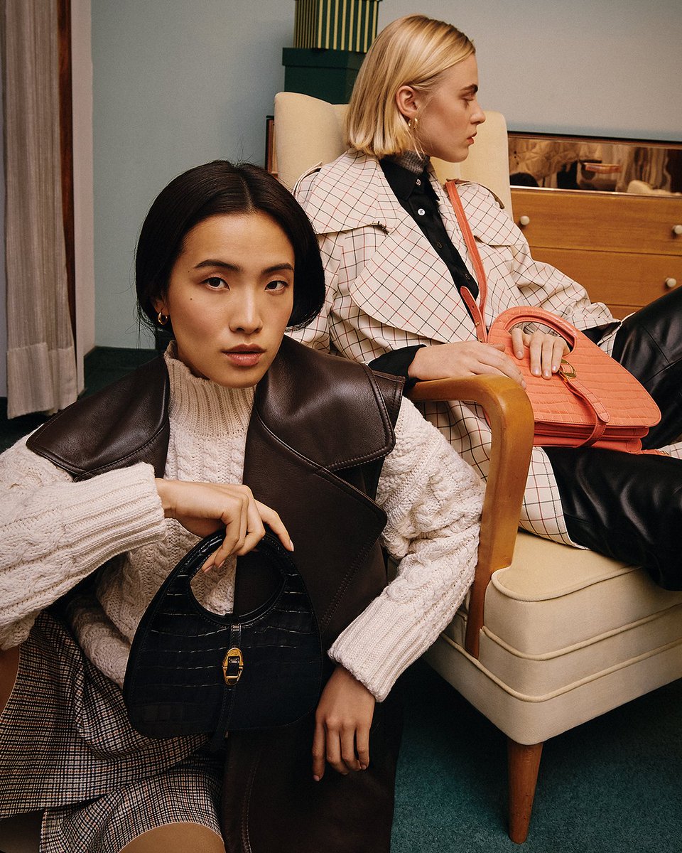 Coccinelle1978's tweet photo. A croco-inspired texture and bold silhouette for the new CoccinelleCosima .

#Coccinelle #Summer22 #ASeasonToWish #CoccinelleCosima #CrocoEffect https://t.co/tC2qYvS7v9