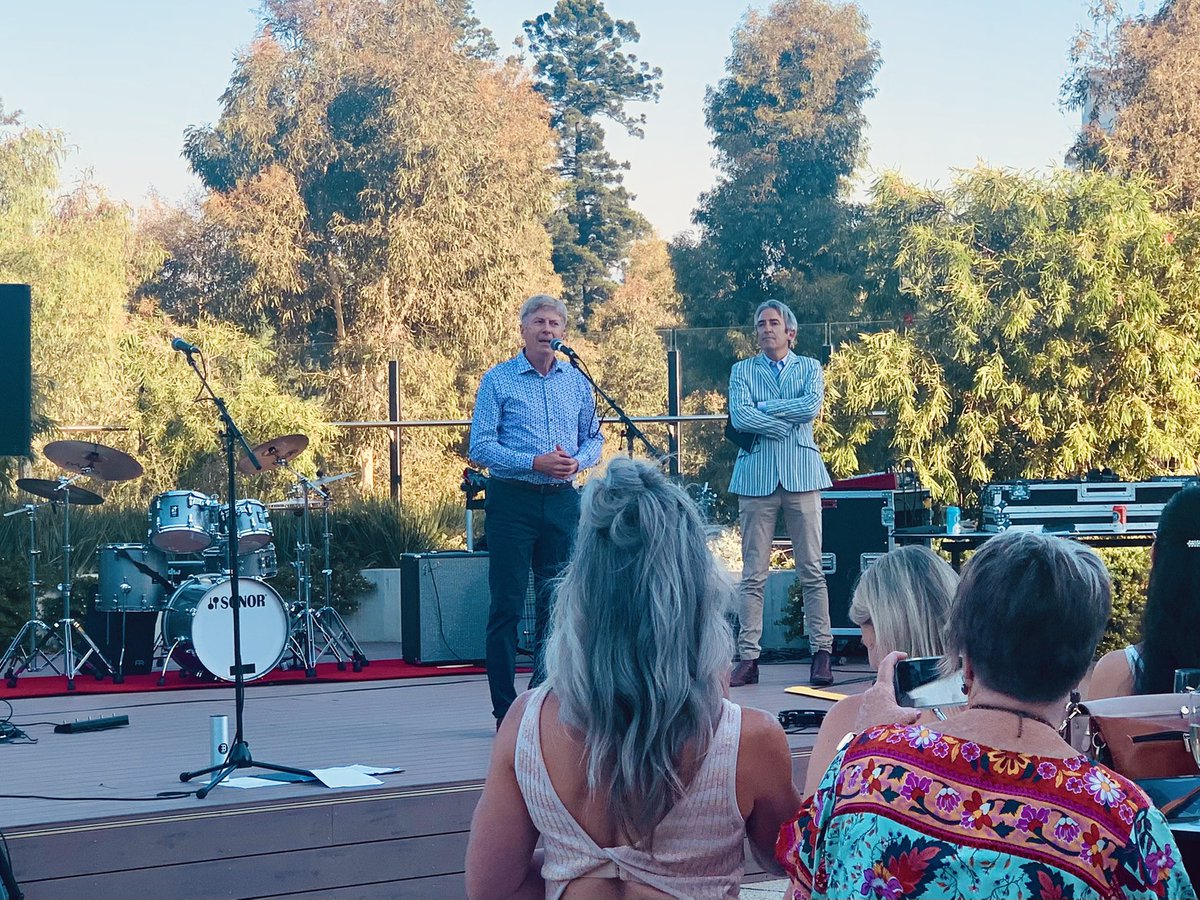BJColley's tweet photo. “the first vertically integrated school in SA…”
“We have to work hard to break the contract of what ppl expect from school…”
“We are working hard to create Job-Makers, not Job-Takers…”
-Principal Alistair Brown, Botanic High School at @_southstart Xmas
#MERRYMIXMAS https://t.co/QGNOE5XaEv