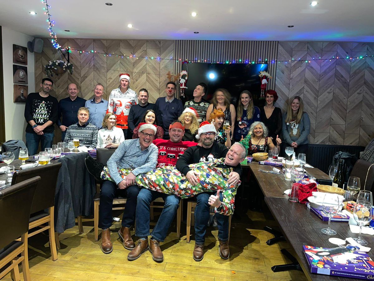 Gavennyboy's tweet photo. #yjrunners Christmas meal last night. Top night with some amazing peeps. Same time next year? https://t.co/uDZ0Xrs0AP
