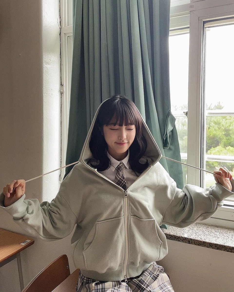 yenaviral's tweet photo. Start dropping #️⃣ for our Actress YENA! @YENA_OFFICIAL 💛

#TheWorldOfYeNari 
#예나리_연기데뷔_축하하오리 https://t.co/hap8VQBIyr