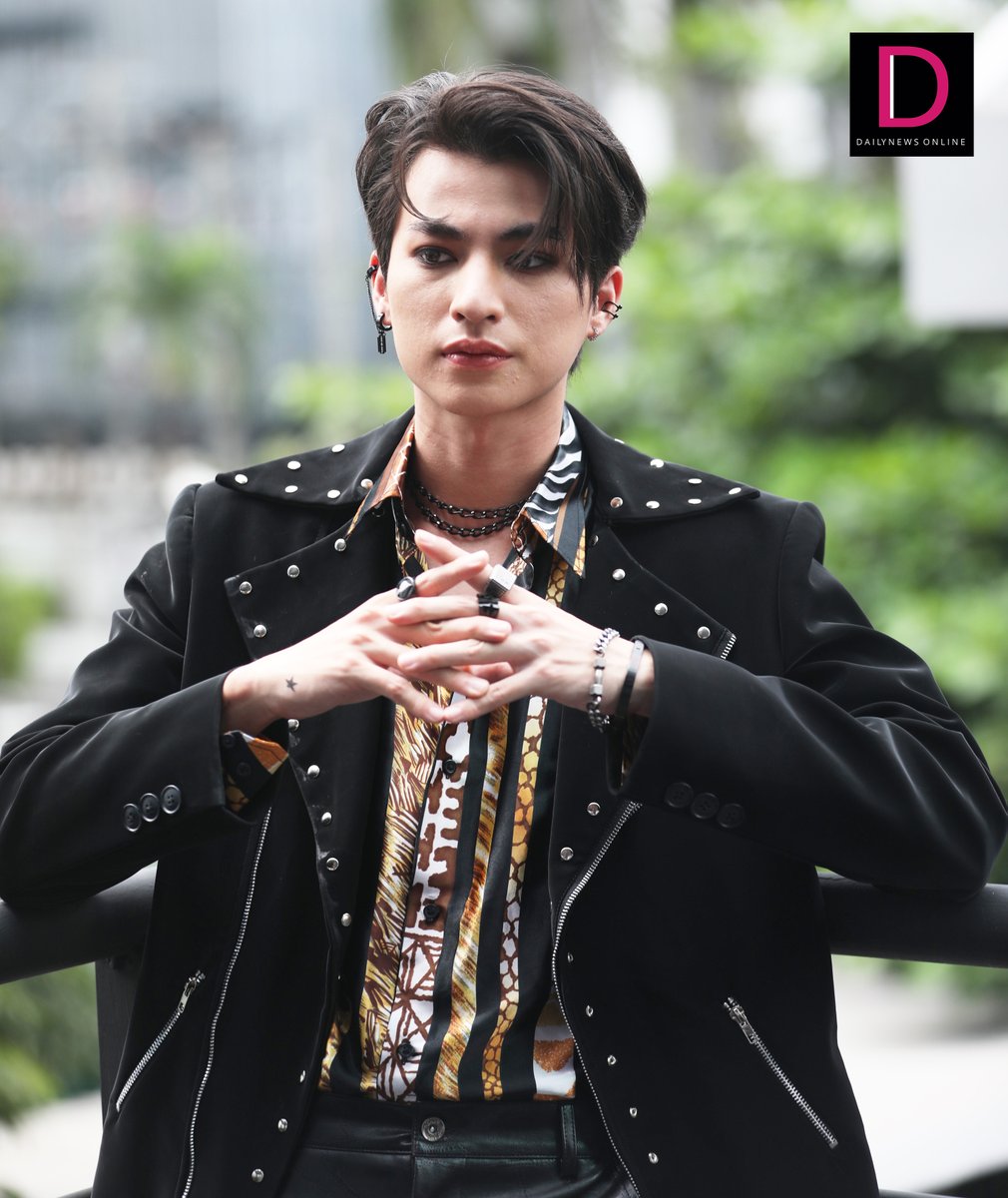 Dailynews_Ent's tweet photo. เตรียมพบกับบทสัมภาษณ์ของหนุ่ม "กลัฟ คณาวุฒิ" กับเรื่องราวในเส้นทางดนตรีของตนเองที่อยากมอบความสุขให้แฟนๆให้ได้มากที่สุดผ่านคอลัมน์ 1 Day With ซุปตาร์วันที่ 16 พ.ย.นี้ เวลา 11.00 น. ทาง https://t.co/jt0Js33PkP แฟนคลับห้ามพลาด #กลัฟคณาวุฒิ #Gulfkanawut #.GULFWYSSxDailynews https://t.co/mhuKvF1IOV