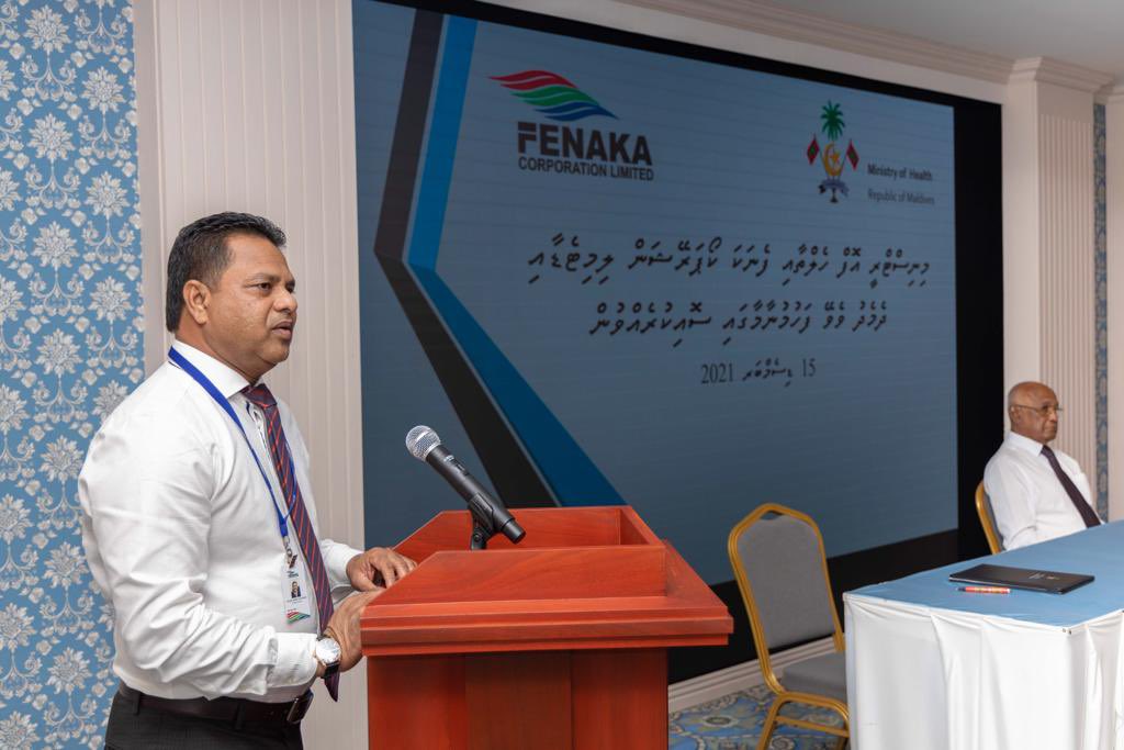 TeamFenaka's tweet image. މިނިސްޓްރީ އޮފް ހެލްތްގެ ސިއްޙީ ދާއިރާ ޑިޖިޓަލައިޒް ކުރުމަށް ބޭނުންވާ އެހީތެރިކަން ފޯރުކޮށްދިނުމަށް މިނިސްޓްރީ އެޮފް ހެލްތާއި މި ކުންފުންޏާ ދެމެދު މެމޮރެންޑަމް އޮފް އަންޑަސްޓޭންޑިންގައި މިއަދު ވަނީ ސޮއިކުރެވިފައެވެ.