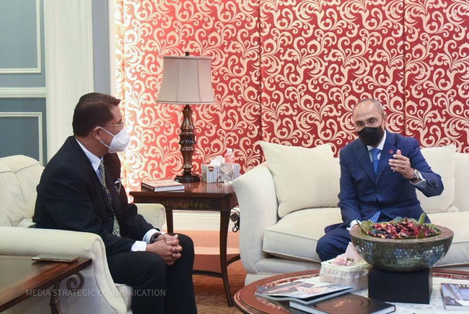 MohdShukriYajid's tweet photo. Pleased to receive Dato Dr Ken Kwok Hsing Foo, Founder &amp; Director of SEERS Bhd and entourage to @MSUmalaysia. We spoke of medical ventures, research &amp; technology, among other future plans as university-industry partners. @msumcmalaysia @MSU_MyCeLL #FHLS #MyCAM https://t.co/5uQgx8mzOG