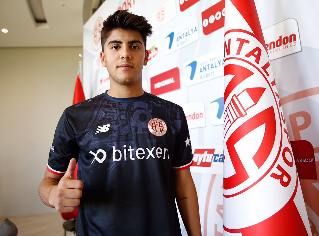 🖋🔴⚪️ Ege Bilsel
#FraportTAVAntalyaspor 
#GençAkrepler