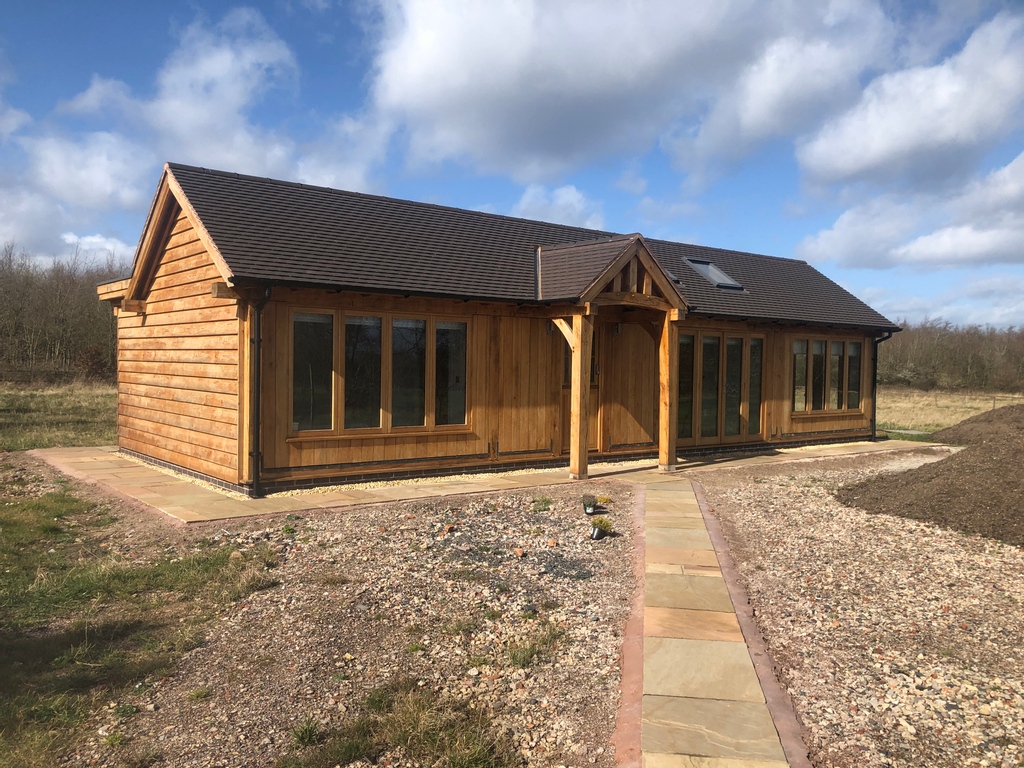 We're all finished on site! Who can't wait to see this Annexe completed once the landscaping and fit out are done? 😍

#annexe #oakoutbuilding #guestaccommodation #guesthouse #homegym #homeoffice