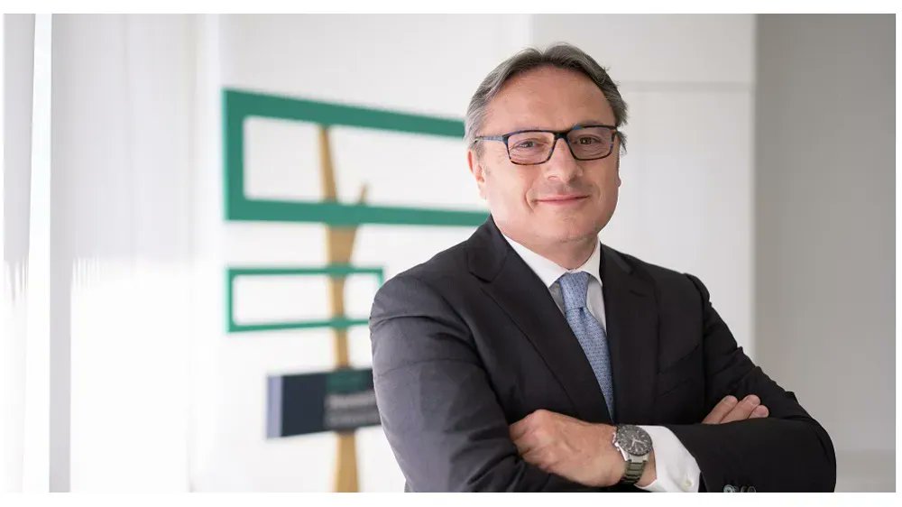 Cor_Com's tweet photo. #HpEnterprise, #ClaudioBassoli è il nuovo presidente e Ad https://t.co/8d8Pm2yDjR https://t.co/azlxgkmGNc