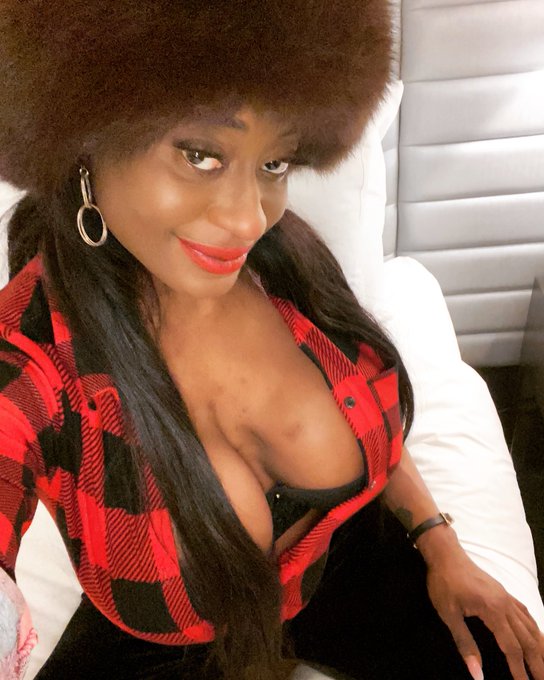 It&rsquo;s so beautiful for the holidays in NYC !!! #HappyHolidays #NYC #ebonygoddess #2000cc #Christmas https://t<a href="/tag/nyc"class="tags"><span>#nyc</span></a><a href="/tag/christmas"class="tags"><span>#christmas</span></a><a href="/tag/happyholidays"class="tags"><span>#happyholidays</span></a><a href="/tag/ebonygoddess%20"class="tags"><span>#ebonygoddess </span></a>