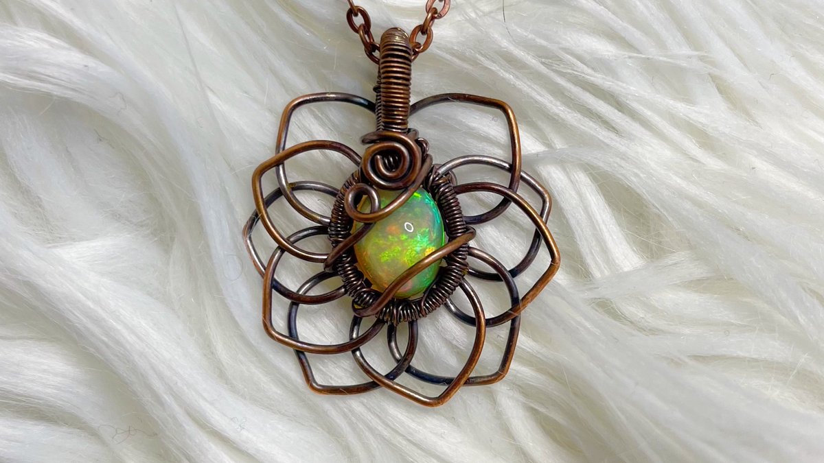 🌈 CUSTOM OPAL PENDANT GIVEAWAY 🌈

to enter:
• retweet this post
• follow me (<a href="/mildhippie/">mildhippie ᖭི༏ᖫྀ𓍊𓋼</a>)

extra entries:
• like/retweet my pinned tweet
• tag friends below

Winner will receive an Ethiopian Opal sunflower pendant, made by me (will be *similar* to the pics below)🌻