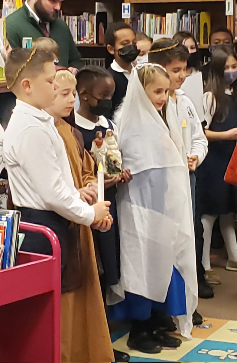 1AngelusAcademy's tweet photo. Los Posados celebration at Angelus Academy. https://t.co/za1jPz0VVX