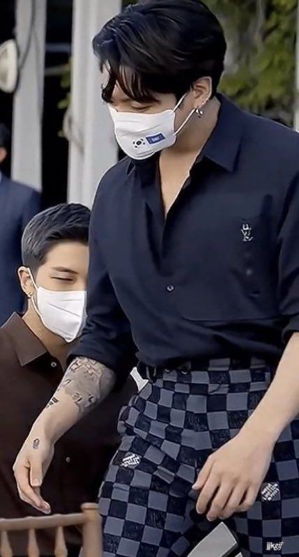 SakunthalaK4's tweet photo. @BangtanAyesha 2 Daddy???😛🥵 https://t.co/MsAXEkPrzB