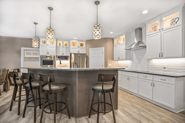 SamPitzuloHomes's tweet image. If 2022 is the year to build your dream home or remodel your existing home, give us a call today! 330-533-2137
.
.
.
Photo by Amy Rizer Photography
#SPH #SamPitzuloHomes #CustomHomes #CustomDesigns #CustomBuilder #CustomKitchen #DreamKitchen #KitchenDesigns #DreamHome #HomeDesign