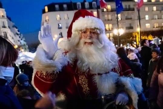 villelevallois's tweet photo. 🎅👸🏻 Le PÈRE NOËL et les PRINCESSES sont de retour cet après-midi à #LEVALLOIS !

🦄 Rendez-vous dans le Parc de la Planchette, entre 15h et 18h, pour des selfies inédits avec tous les personnages de MAGIC NOËL ! https://t.co/2n0GnXq7TS
