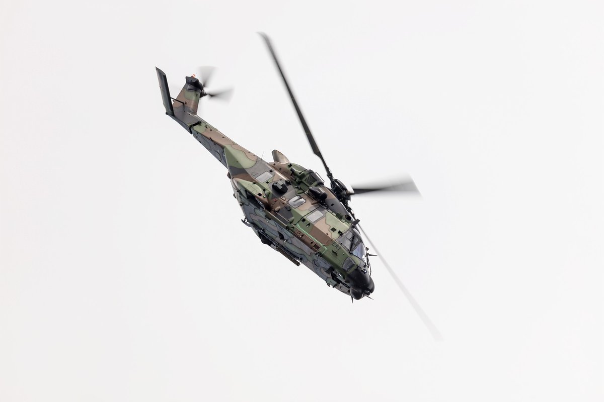 SAFRAN's tweet photo. 🔎Zoom sur l'#hélicoptère 🚁#NH90, qui fête aujourd'hui l'anniversaire de son 1er vol ! @NHIndustriesSAS 
✅Via  @SafranHCEngines, nous motorisons 80% des NH90 en service avec notre #RTM322. 
🧐Le saviez- vous❓ Safran, c'est 1⃣ #moteur d'hélicoptère sur 3⃣ vendus dans le monde. https://t.co/mn6BLCUVL2