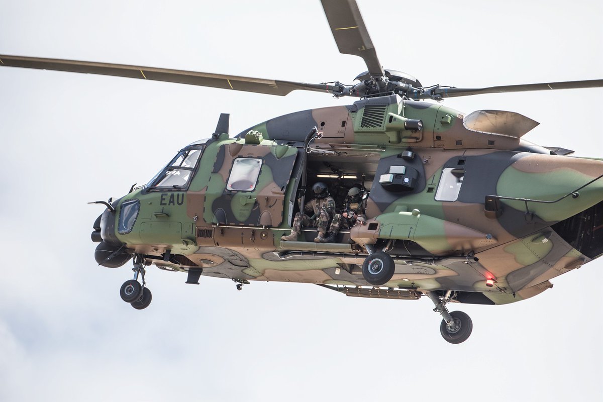 SAFRAN's tweet photo. 🔎Zoom sur l'#hélicoptère 🚁#NH90, qui fête aujourd'hui l'anniversaire de son 1er vol ! @NHIndustriesSAS 
✅Via  @SafranHCEngines, nous motorisons 80% des NH90 en service avec notre #RTM322. 
🧐Le saviez- vous❓ Safran, c'est 1⃣ #moteur d'hélicoptère sur 3⃣ vendus dans le monde. https://t.co/mn6BLCUVL2