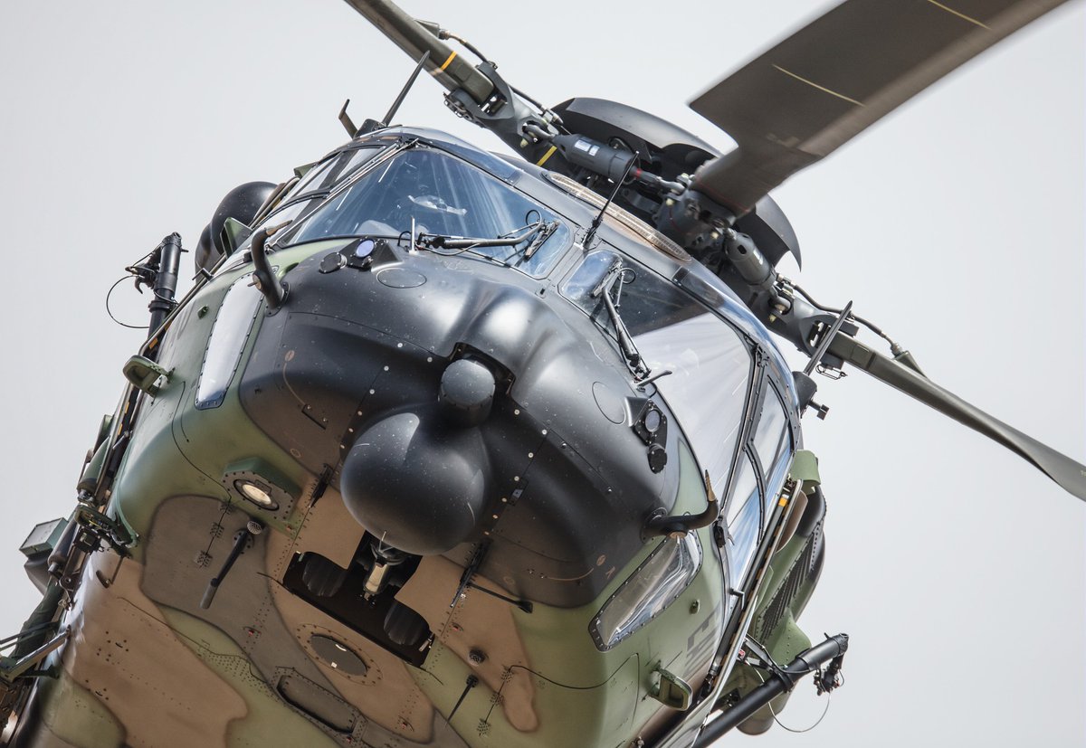 SAFRAN's tweet photo. 🔎Zoom sur l'#hélicoptère 🚁#NH90, qui fête aujourd'hui l'anniversaire de son 1er vol ! @NHIndustriesSAS 
✅Via  @SafranHCEngines, nous motorisons 80% des NH90 en service avec notre #RTM322. 
🧐Le saviez- vous❓ Safran, c'est 1⃣ #moteur d'hélicoptère sur 3⃣ vendus dans le monde. https://t.co/mn6BLCUVL2
