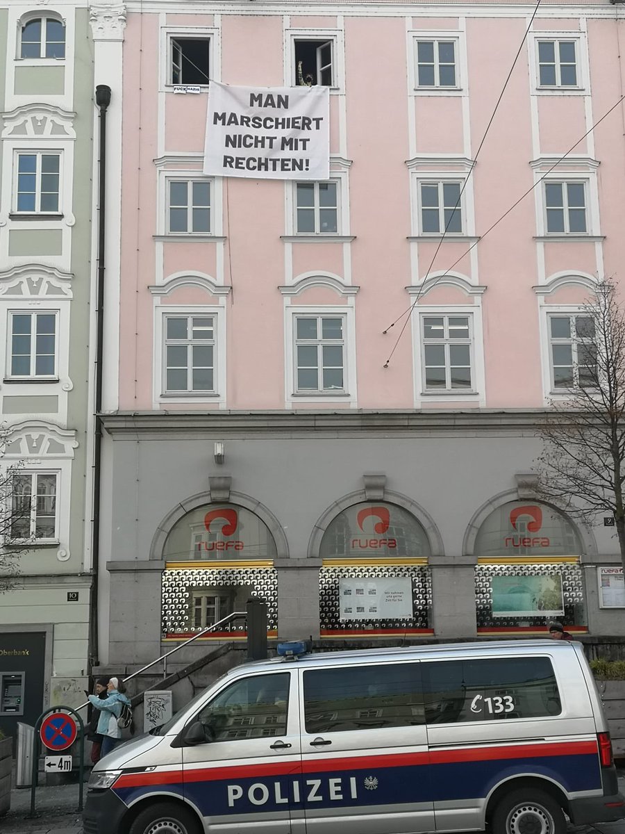 antifuchsin's tweet photo. Kunstuni bleibt stabil! #l1512 https://t.co/EYRIs74HOX