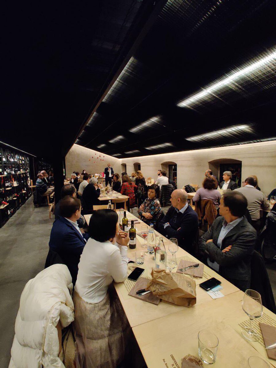 Ieri sera bellissima cena di Natale di <a href="/InNovaBergamo/">InNova Bergamo</a> con il nostro Sindaco <a href="/giorgio_gori/">Giorgio Gori</a> e tanti amici. Emozionante ritrovarsi per festeggiare insieme e scaldare i motori in vista del primo decennale che festeggeremo nel 2022! #essereInNova