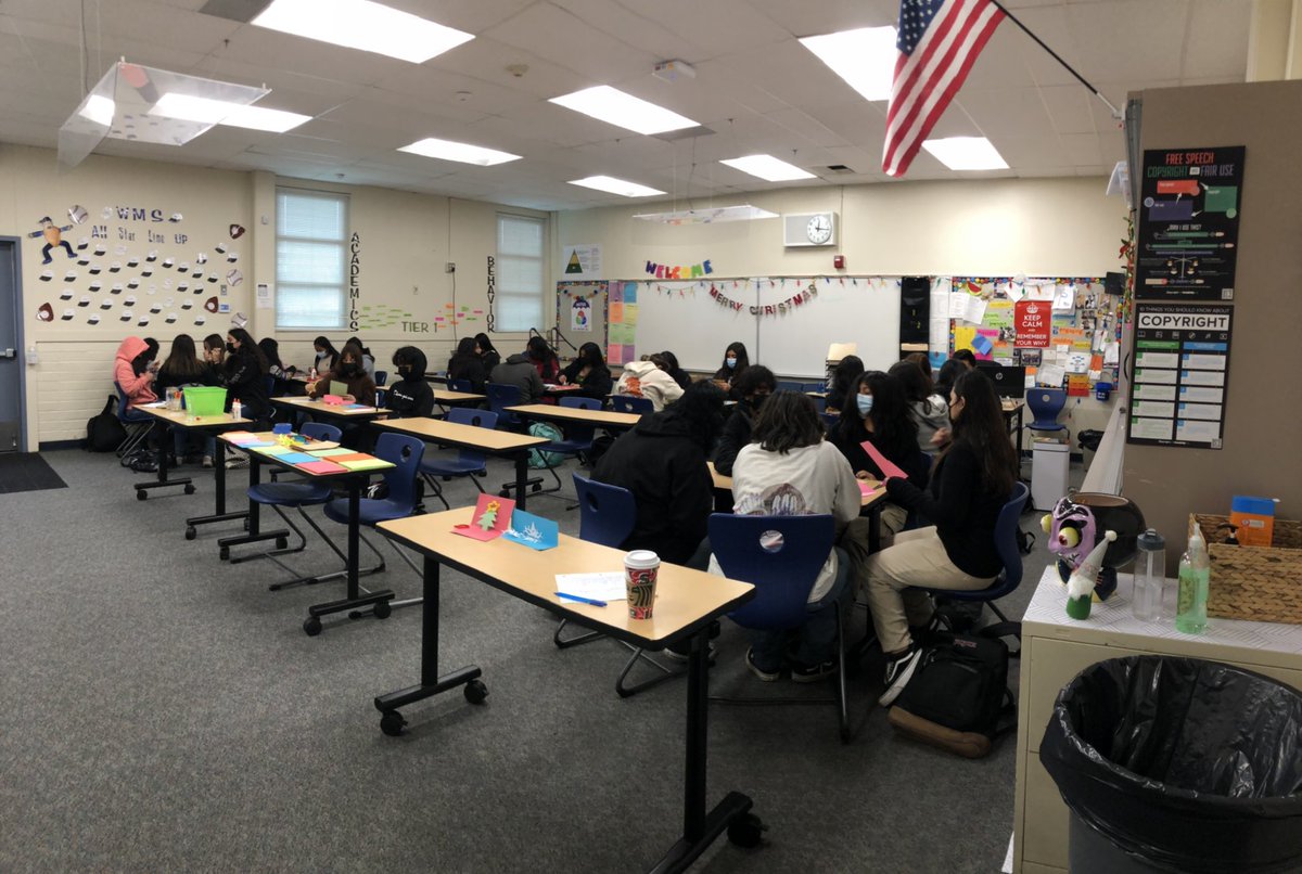 jcwms14's tweet photo. Making some Holiday Christmas cards for friends & families 🎄❄️🌠 #lunchtimeactivities #Christmas2021 @WMSPatriots #stayingwarmanddry #outoftherain https://t.co/2TFjtgpo71