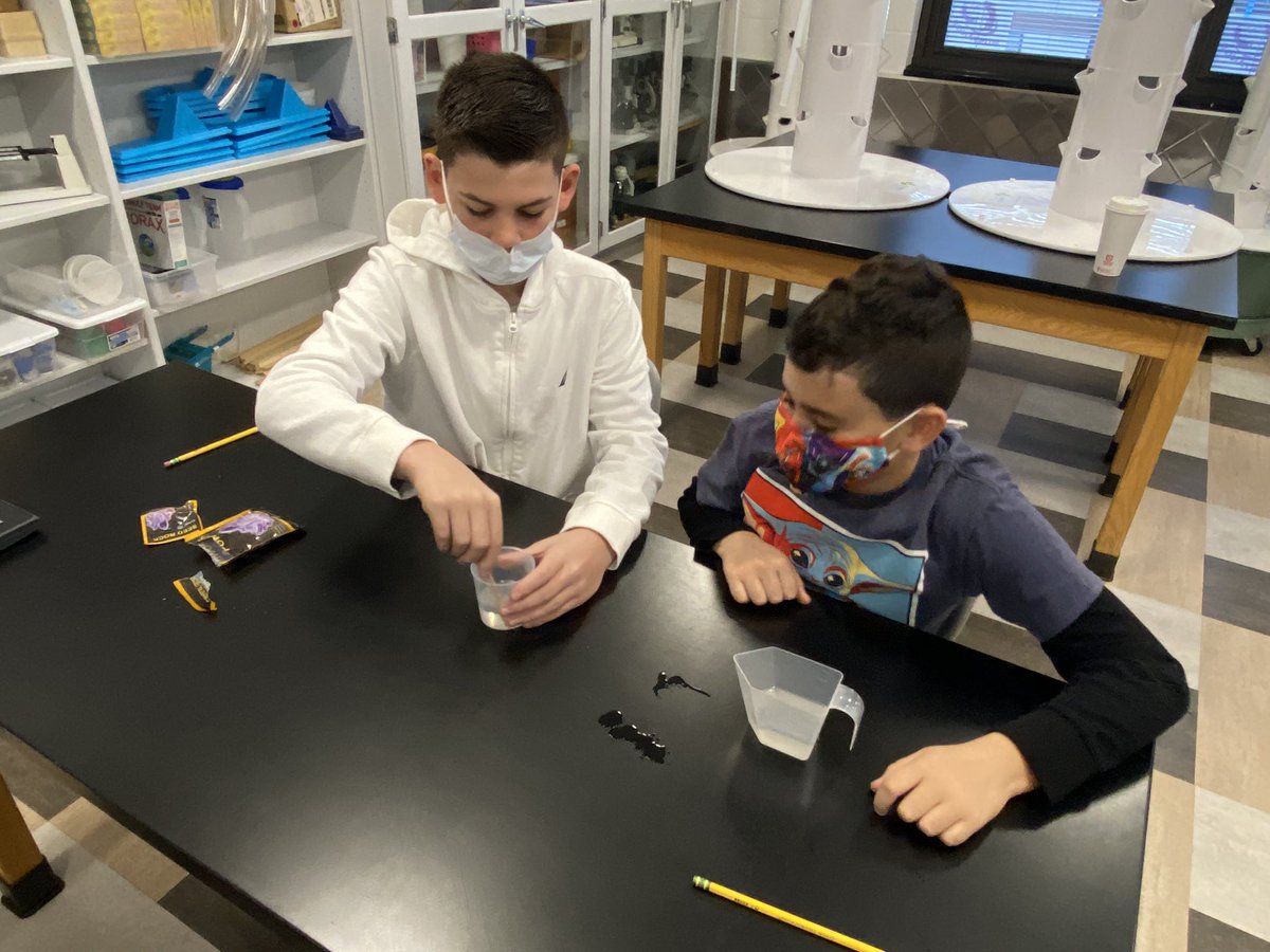MrRusso_CRS's tweet photo. Moving into a Rocks &amp; Minerals unit, we are investigating how crystals begin to form. #CRSmustangs #HazletProud #BeTheGood https://t.co/XZUdeo5RXE