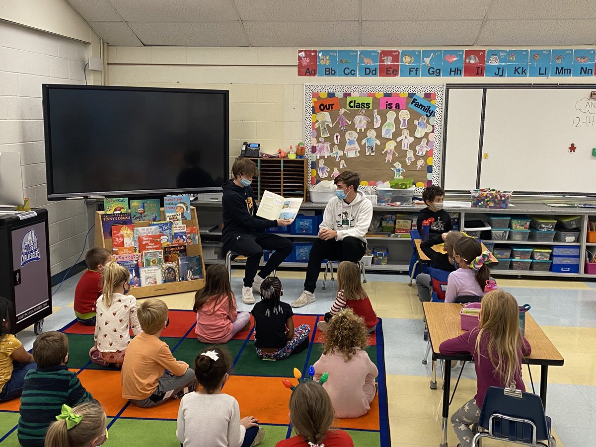 ⁦<a href="/VJA_VALT/">Andrew Varsity Athletic Leadership Team</a>⁩ Thank you McAuliffe Challengers for welcoming us today for Feeder Reading, and allowing us to share some great holiday stories! Happy Holidays ⁦<a href="/KirbySD140/">KSD 140</a>⁩