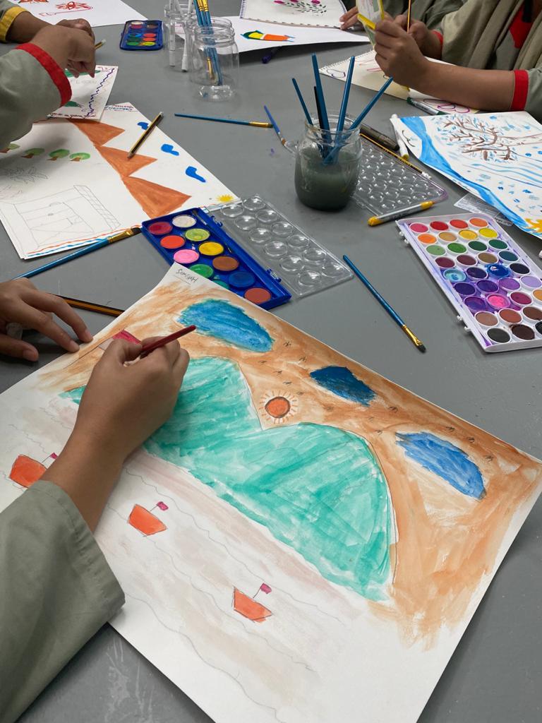 AlQasimiFound's tweet photo. As part of our #PrisonProgram, Artist-in-Residence Perry El-Ashmawi conducted an #artworkshop supporting the inmates of the Ras Al Khaimah Correctional Facility. The two-day workshop explored art as a therapeutic and rehabilitative tool.#rehabilitation #arttherapy https://t.co/GdL4Rl7I9c