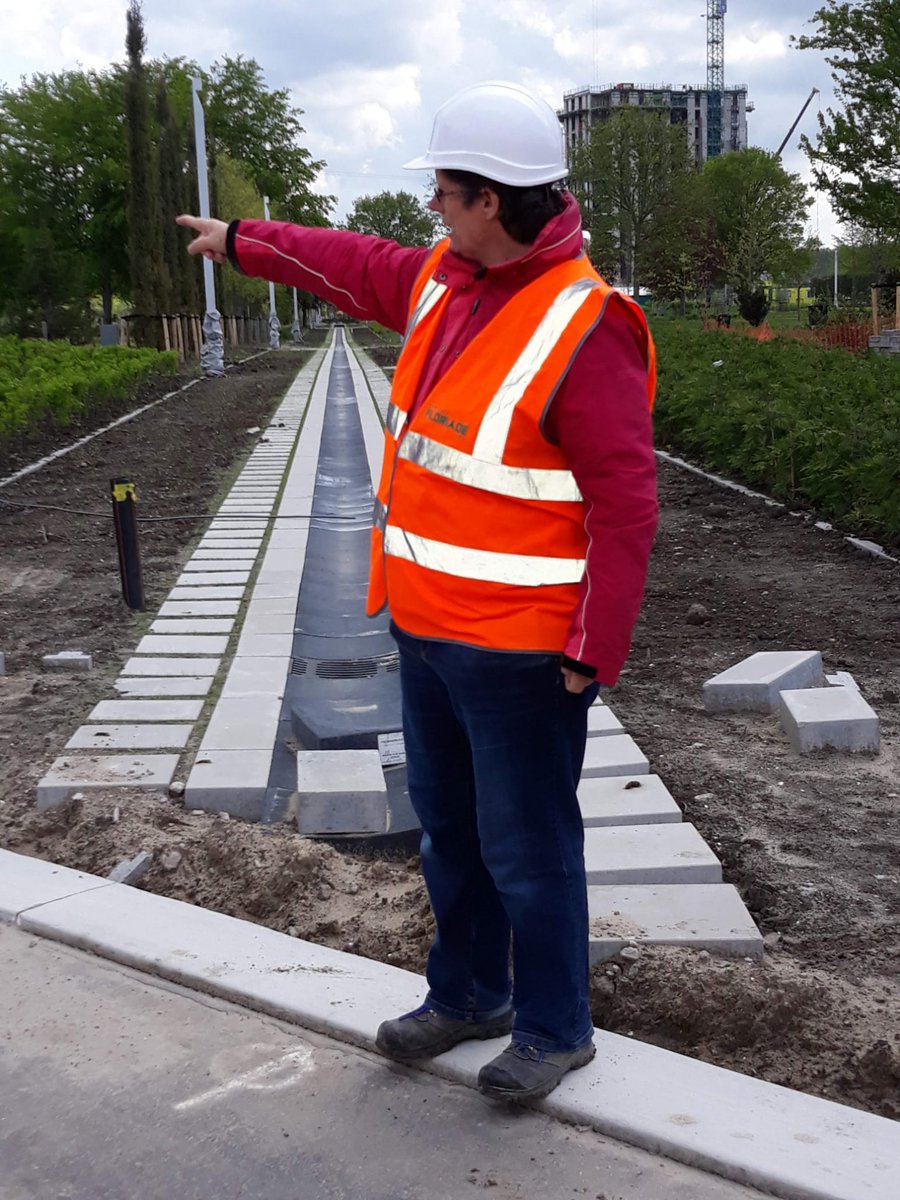 Floriade 2022 verwacht meer dan twee miljoen bezoekers te verwelkomen in Almere. Hoe de stad zich op zo’n groot evenement kan voorbereiden, is een vraag waar stedenbouwkundige Ria van Dijk zich dagelijks in vastbijt. Meer lezen? Check 👉: alme.re/3E3MouQ