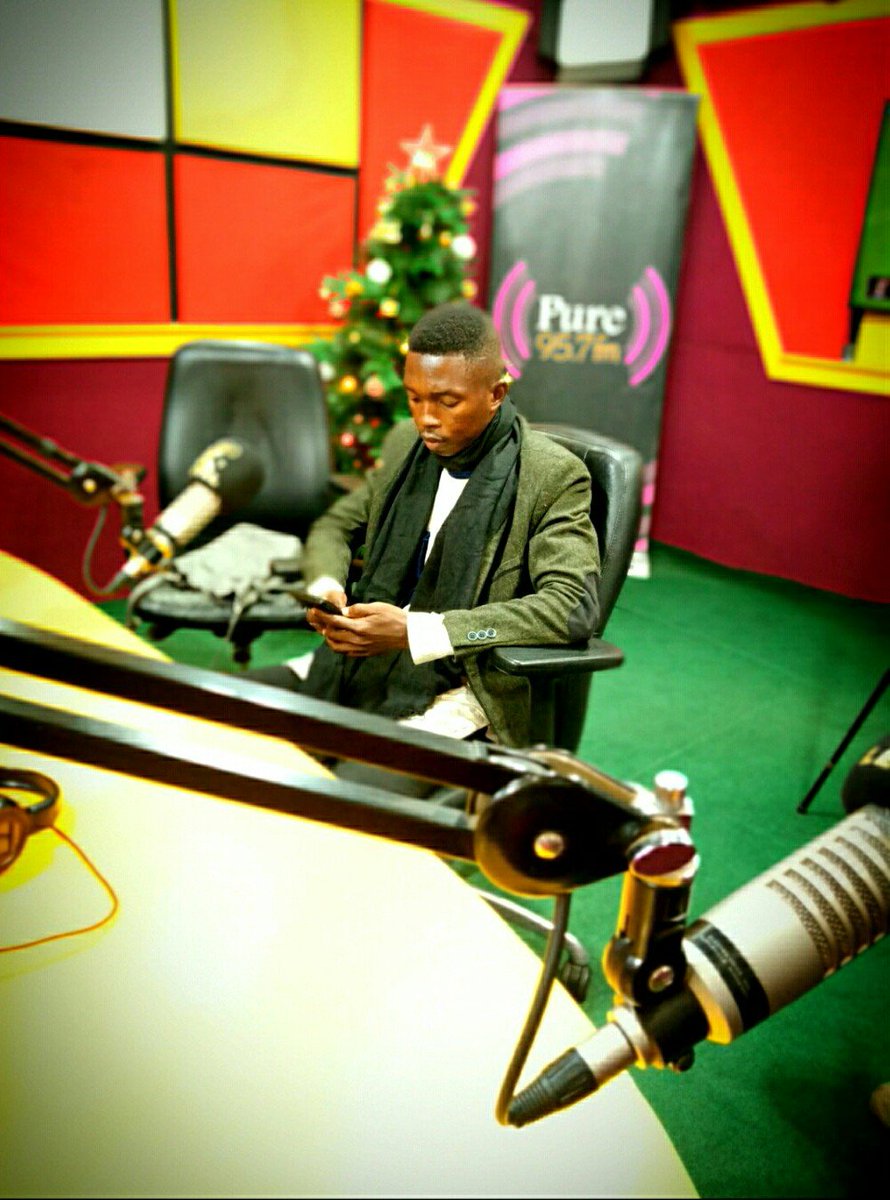 mrandoh1's tweet photo. Alexis De Godson of @ Pure Fm Ghana 95.7, I had an amazing time with you. Tell Prudential Saint and the others that I missed them already! God bless you guys!
#BeautifulJesus #Andoh https://t.co/y1B7ny52Li
