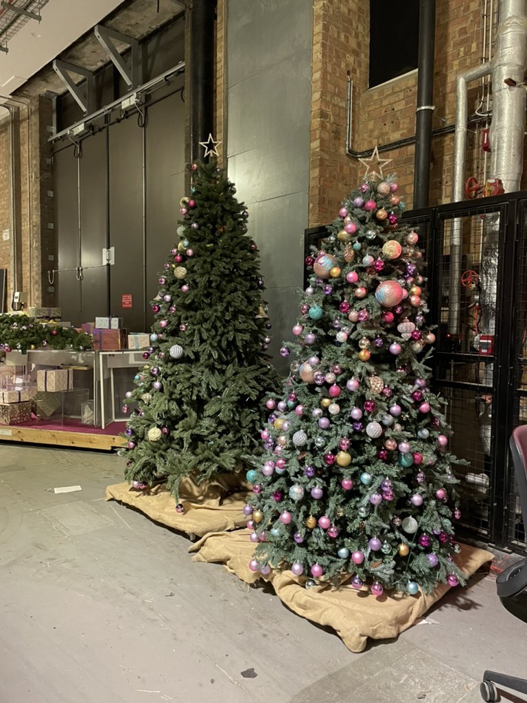 TheRealJackDee's tweet photo. Saddened to discover that in Tellyland they don’t decorate the back of the tree. Like a hospital gown. https://t.co/L6fiweGDqR