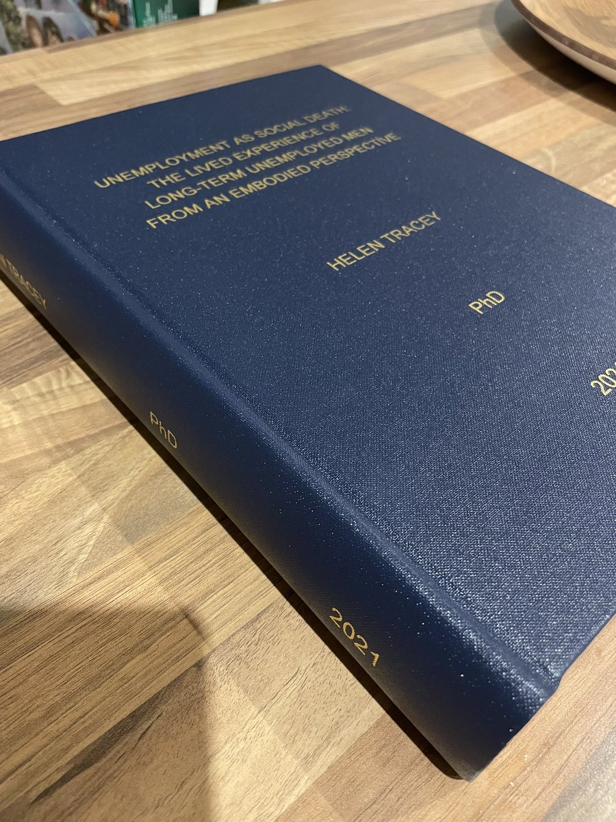 I am officially Dr Helen Tracey! In celebration I’m adopting a new Twitter handle. While I’m sad to say goodbye to being @hrpotential as it opened so many doors leading to meeting many great people in HR, I’m proud to be able to show this achievement