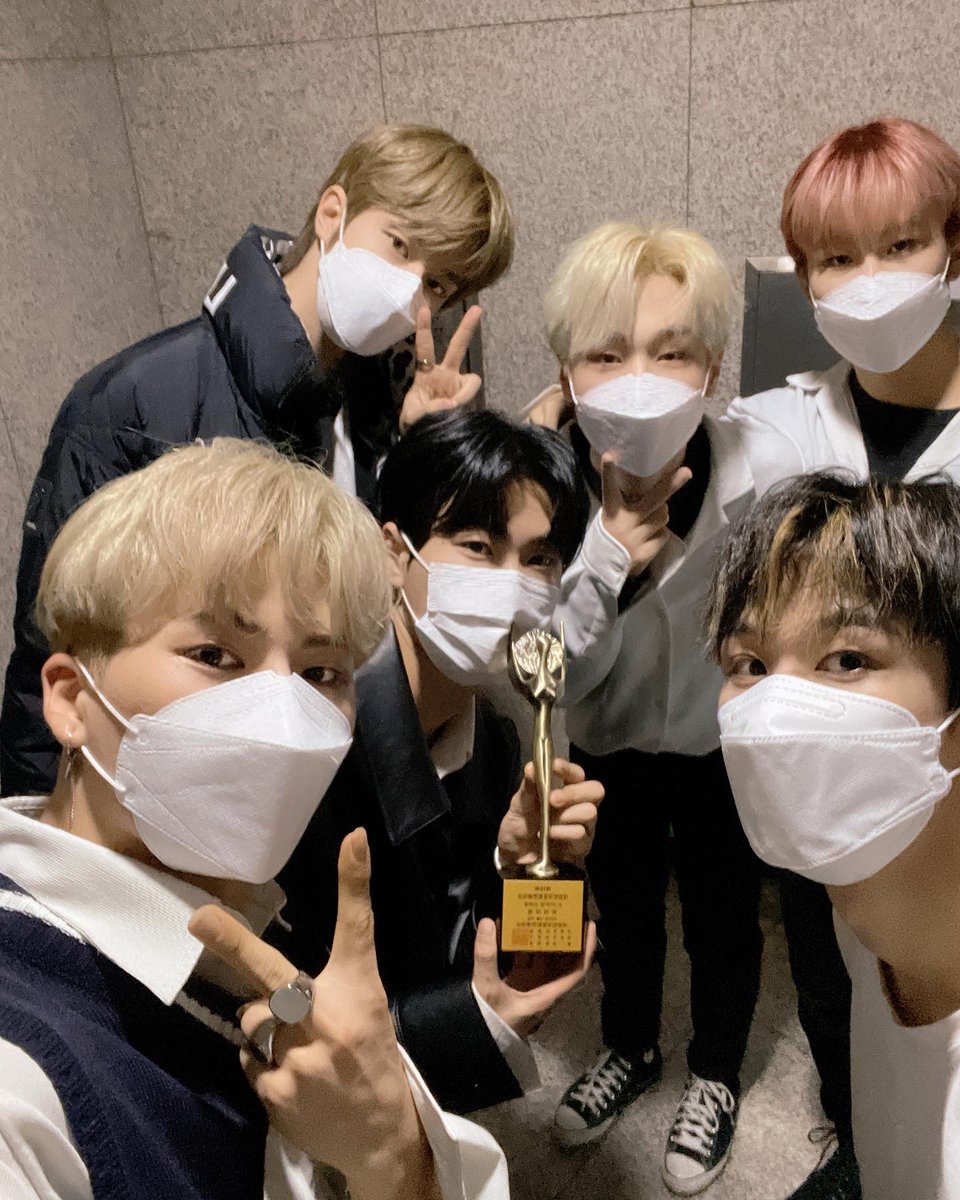 위아더원 (W.A.O) tweet media
