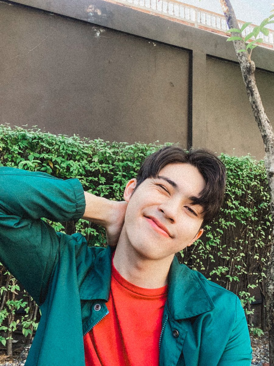 Ryanpanya_'s tweet photo. ไม่ได้ตั้งใจให้เหมือนธีมวันคริสต์มาสจริงๆนะ (ขาดแค่ต้นคริสต์มาสแหละ🎄😂) https://t.co/2u4dJwyzgZ