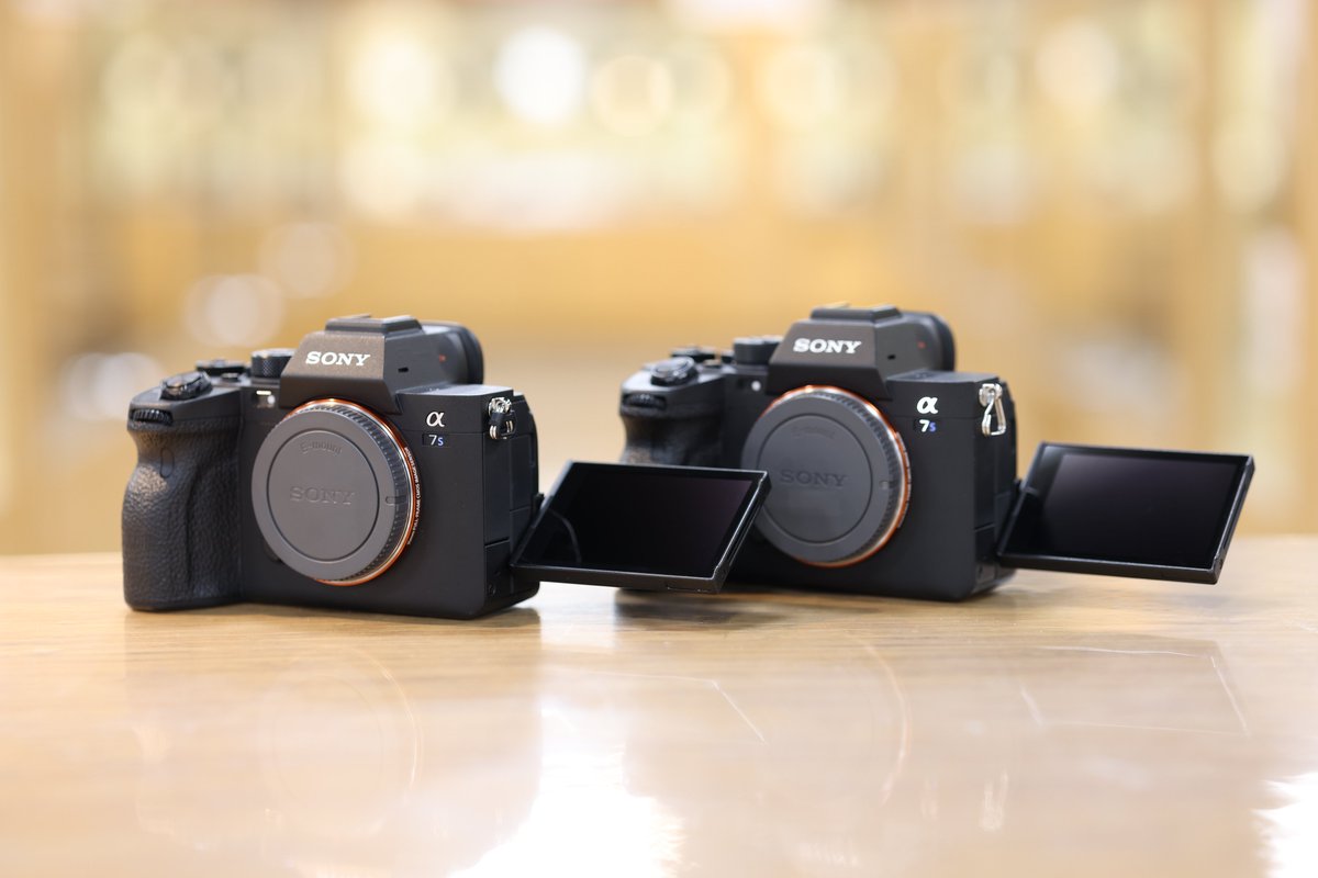 komehyocamera's tweet photo. α7SIII入荷しています！！

#コメ兵
#大須
#カメラ
#フルサイズ
#SONY
#7SIII https://t.co/wZhzayVUBI