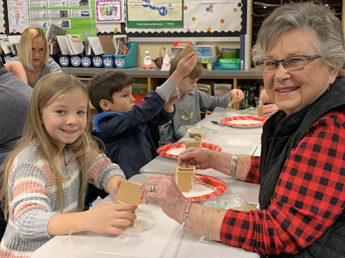 mommavoth's tweet photo. We had a great time building our gingerbread houses with our guests today. #UVLearn #USD313 #gingerbreadhouse https://t.co/LQccgVPqhW