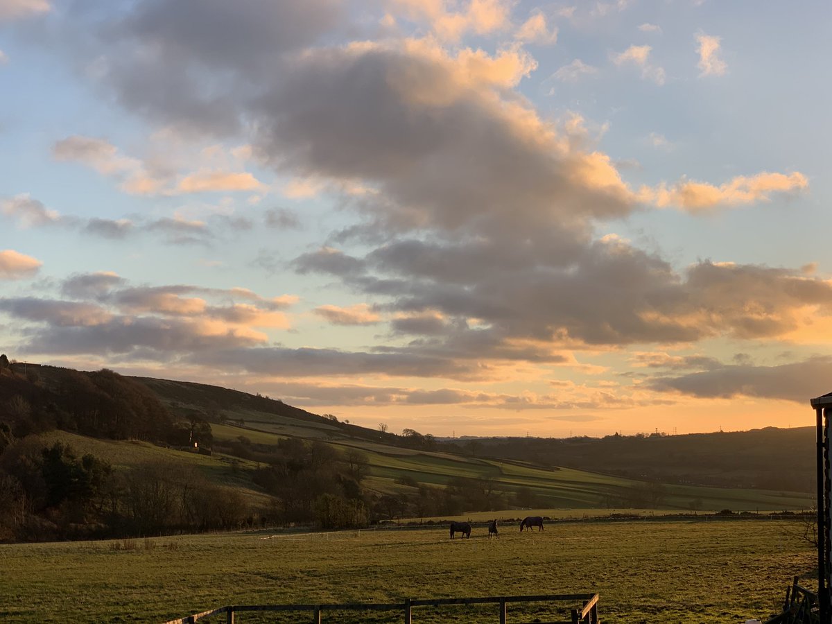 SmallshawCottagesSpa tweet media