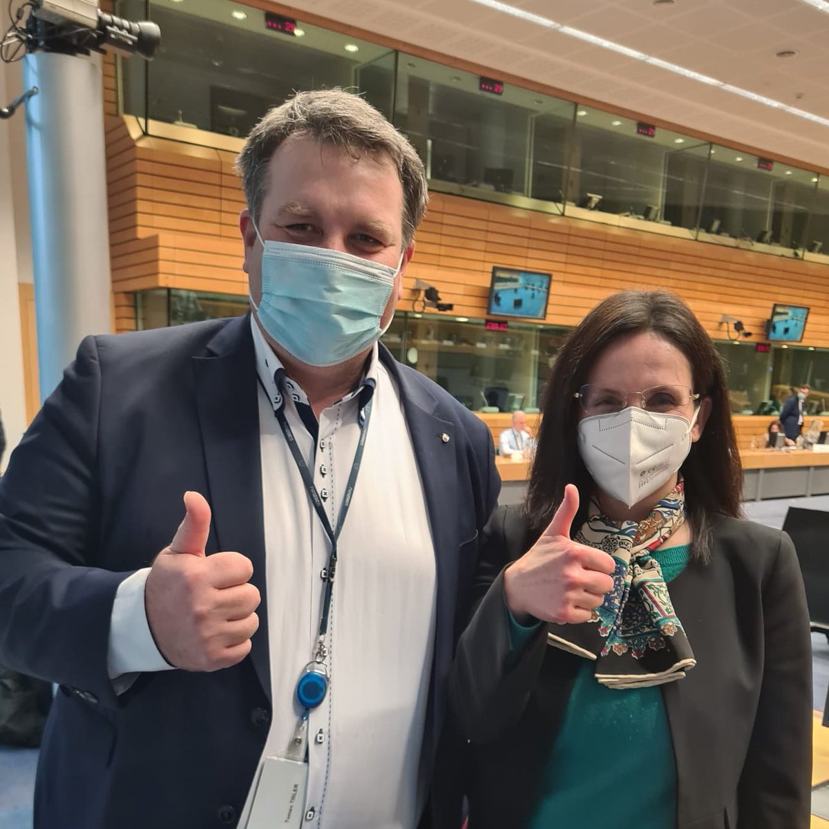SLOtoEU's tweet photo. #CoreperI | We have reached an agreement on Data Governance Act. #DGA

💻 #DGA enables re-use of non-personal #data &amp; creates possibility for #DataAltruism. 
 💻 #DGA creates a safe &amp; easy way to share data while staying in control. 

#DataGovernanceAct #DigitalTransformation https://t.co/rNMS27HW0f