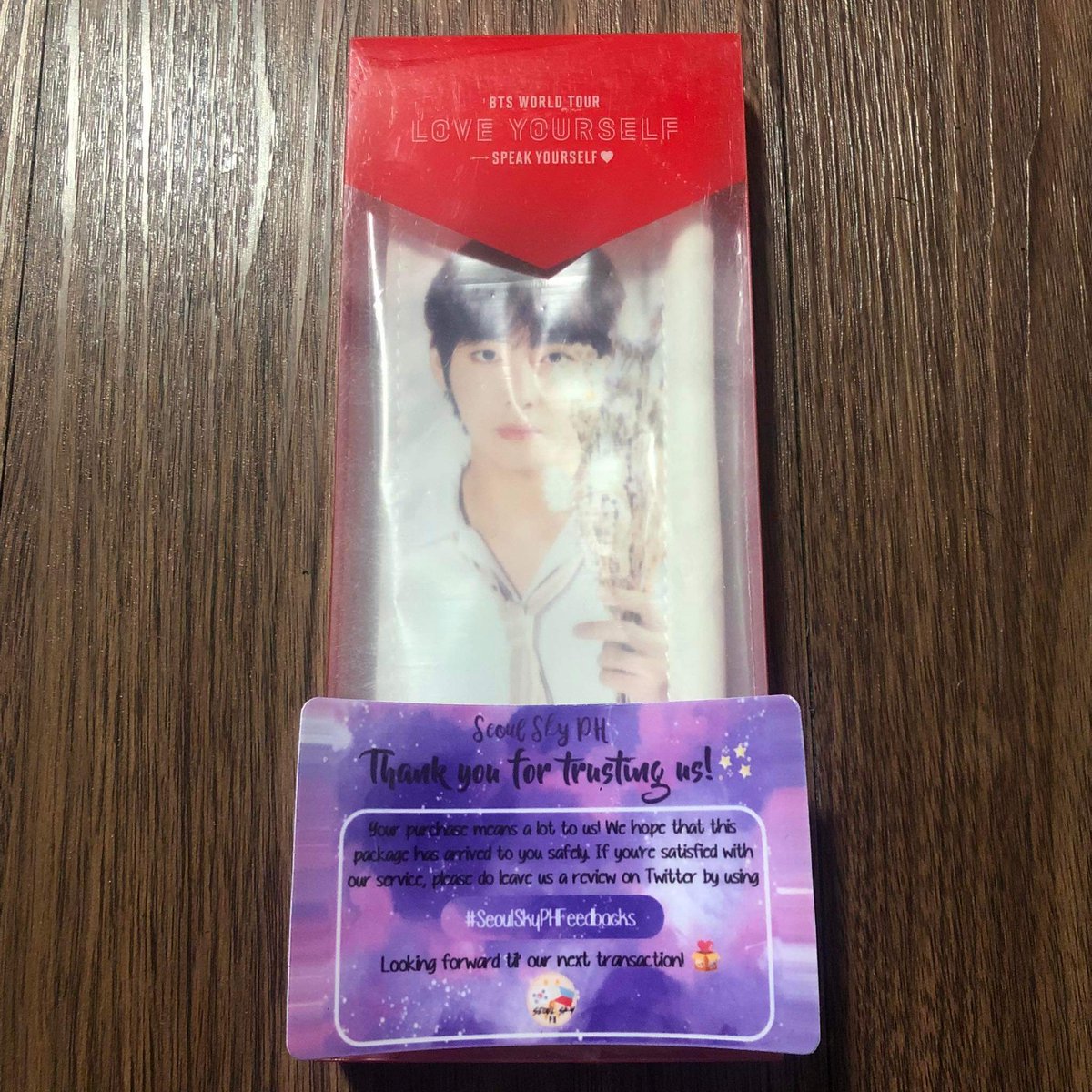 WTS/LFB | #SeoulSkyOnhand

[HELP RT]

BTS WORLD TOUR LOVE YOURSELF: SPEAK YOURSELF MINI FLAG (V) 

🏷️ ₱499 + LSF

✔️ Sealed
‼️ PAYO/ 3 days to pay 
✨ Onhand, ready to ship
💳 Gcash and BPI

📝 Reply with "MINE - LYS:SYS" if a serious buyer